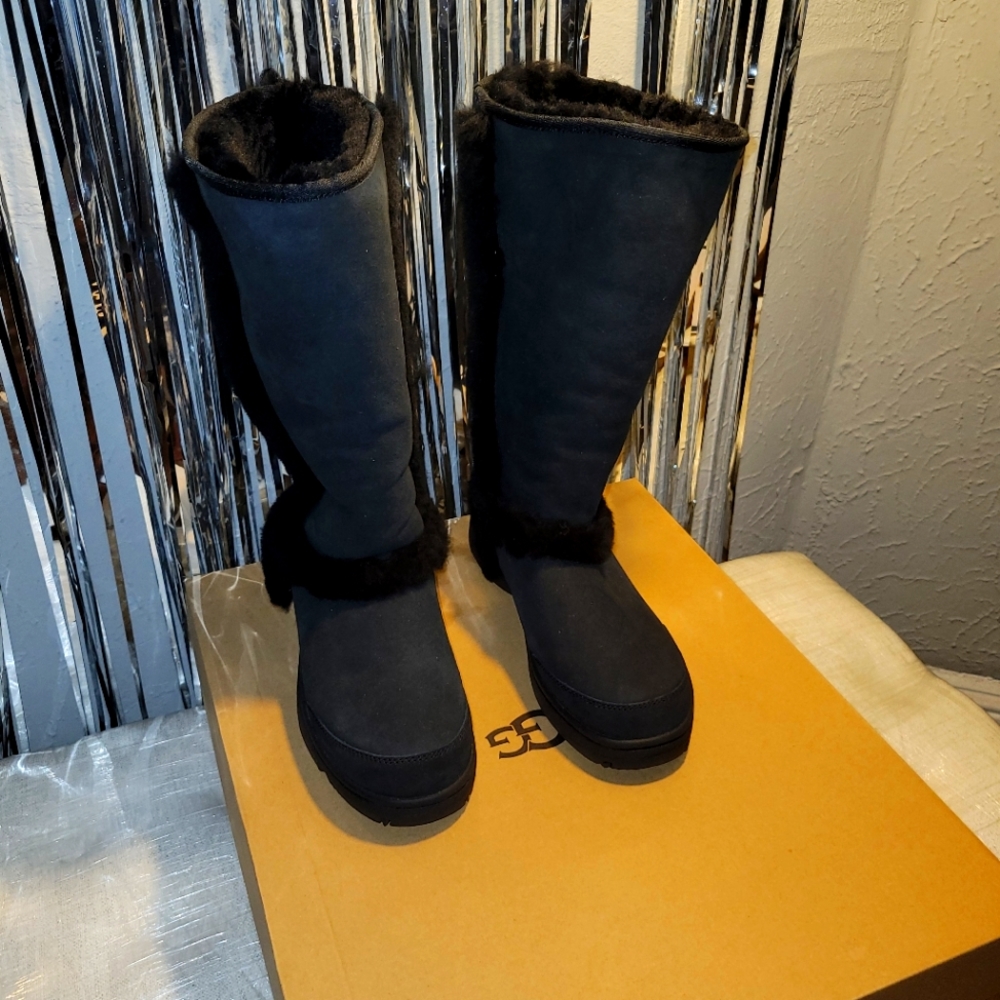 UGG